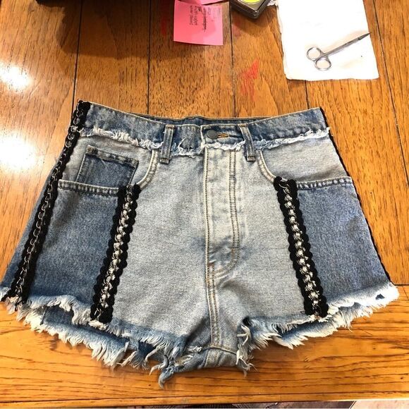 CARMAR Button Fly Color Block Chain Distressed Jean Shorts Size 25 - Picture 1 of 11